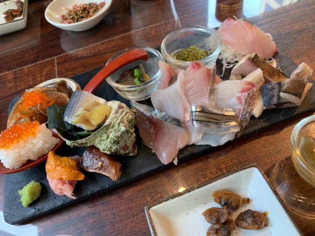 一口食べちゃったけど、刺身だけでこのボリュームね_福岡 小野の離れ