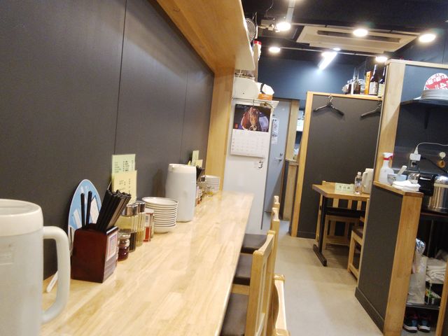 2階はテーブル席もある、とても綺麗な空間でした。_昇龍 上野 PART.1