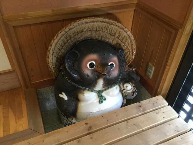 大きい信楽焼たぬき_あさみや