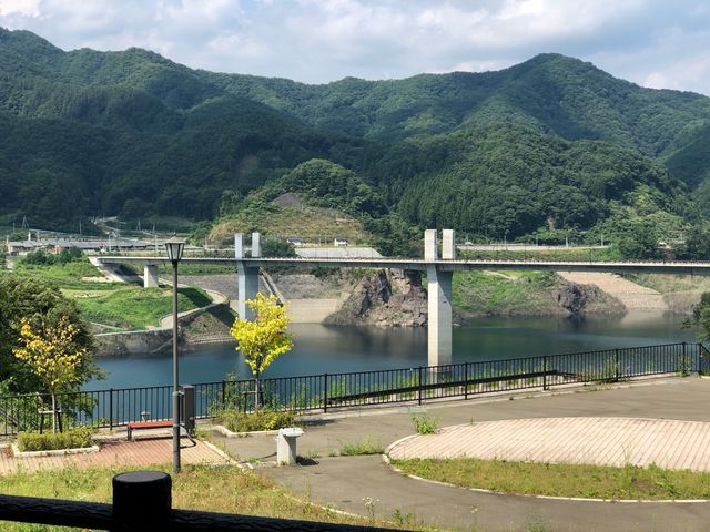 やまきぼし3(テラス席から見た八ッ場あがつま湖)_やまきぼし