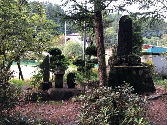 薬師山本正院3(境内にて)_薬師山本正院
