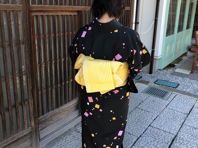 モダン柄を可愛らしく…_ふじや衣裳
