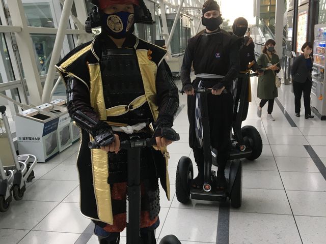 家康様がセグウェイ乗ってました。サムライニンジャ空港へようこそ。_セグウェイガイドサービス