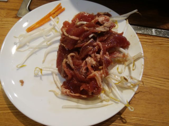 野菜もたっぷりでした。_焼肉ラーメンの牛助