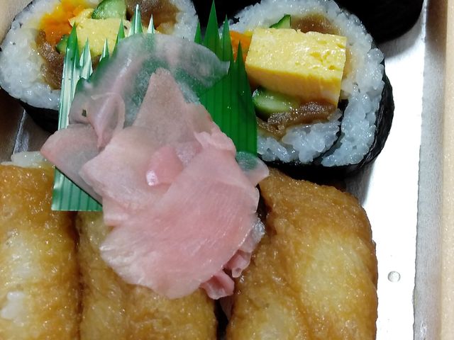 おいなりさん・太巻き_ますずし