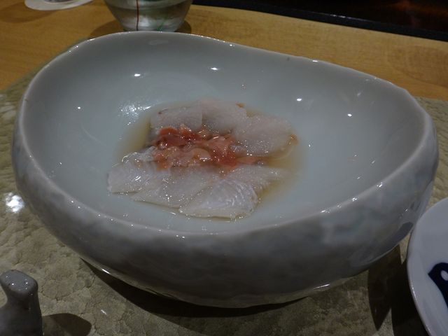 穴子の石焼きです。酒盗仕立てになっていて、軽く熱した石の上で炙っていただきます。_宮浜温泉
