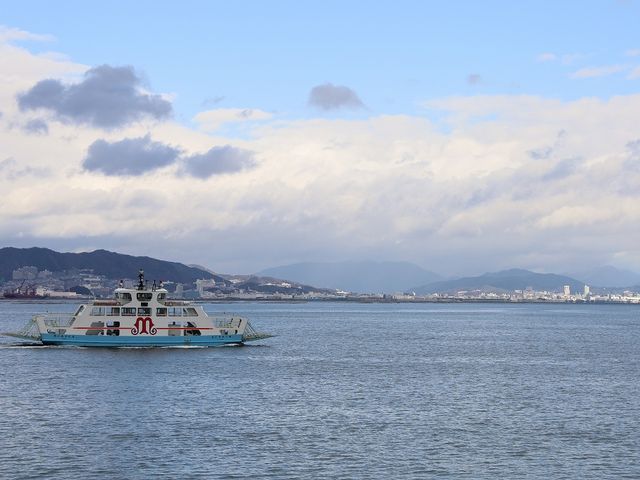 松大汽船。_宮島桟橋