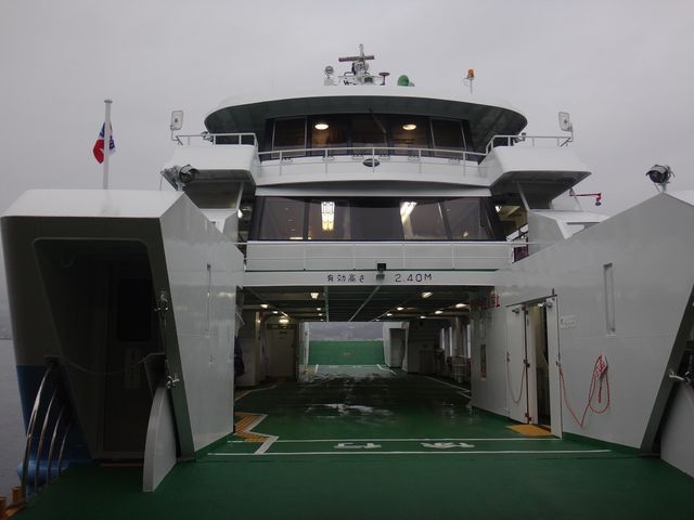 松大汽船。_宮島桟橋