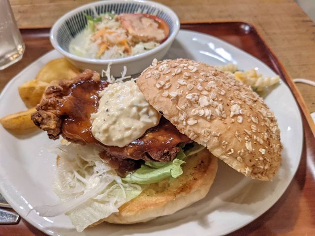 道後の町屋の「チキン南蛮バーガー」_道後の町屋