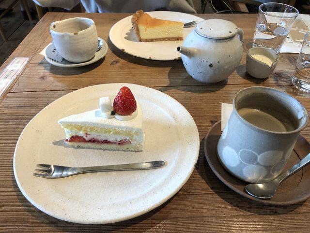 ケーキと飲み物_quatre epice(キャトル エピス) 静岡店