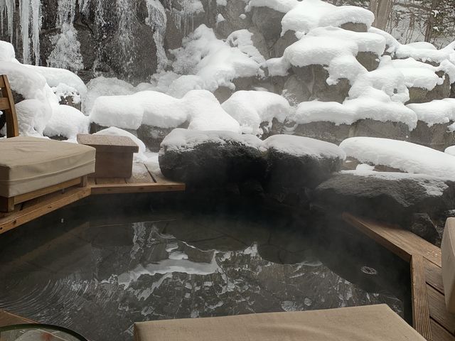 足湯につかりながら‥_ぬくもりの宿ふる川