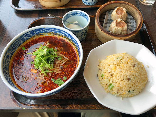 赤ごま担々麺とミニチャーハンセット_雲梅一包軒 マルイファミリー 溝の口