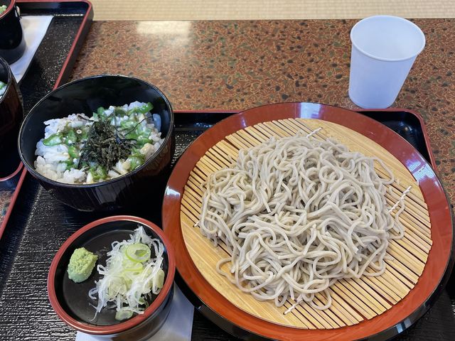 十割そばと丼のセット、これで980円でした!_小山町町民いこいの家「あしがら温泉」