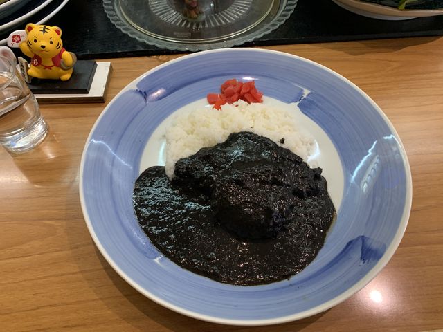 変わらぬ味と辛さのハンバーグカレー辛口_ブラック