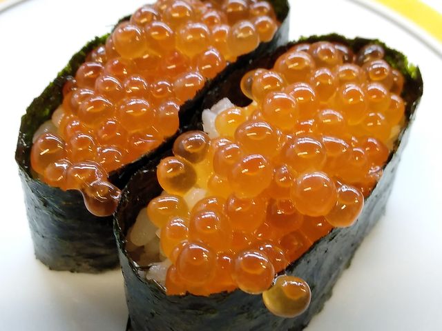 いくら・300円_遊ぎり