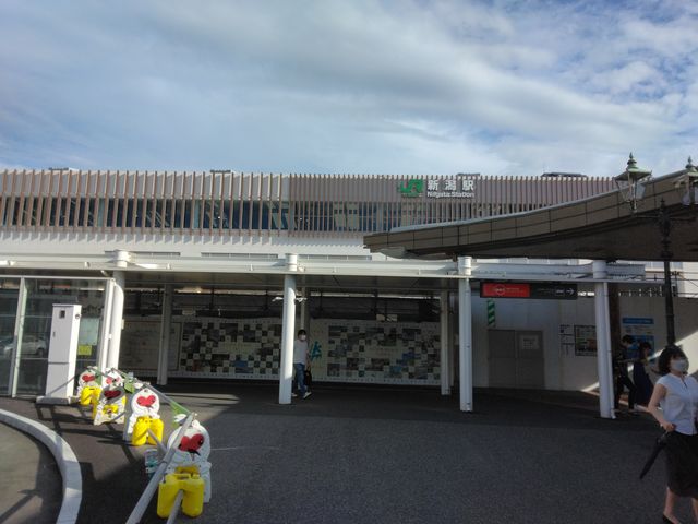 新潟駅からは徒歩で10分ちょっとはかかります。_名物 万代そば