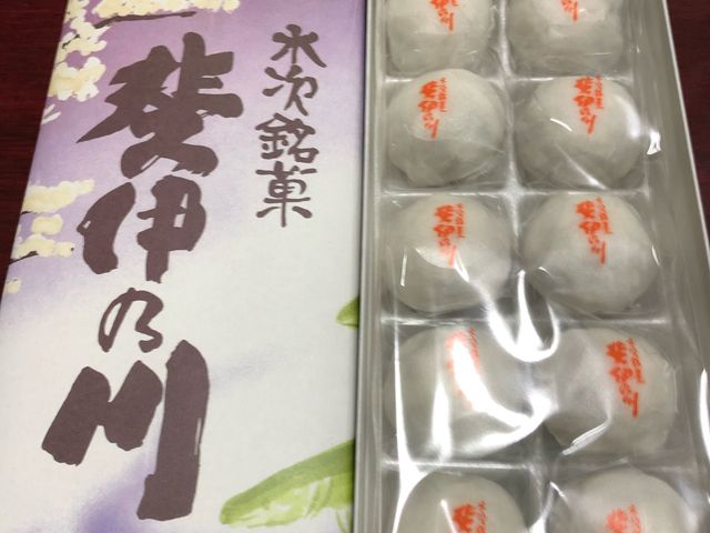 甘さ控えめの和菓子です。
美味しいですよ。_簸上堂