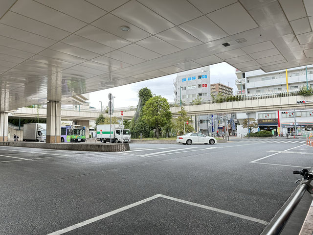 1階ロータリー_西武鉄道 練馬駅