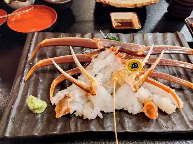 1杯の蟹をあしは刺身であとは焼きでいただきました。_やまふじ