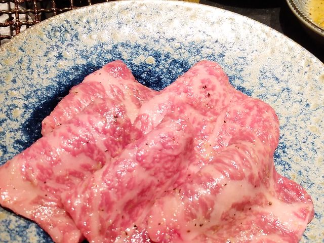 サシ美しいお肉_ヤキニク/ホルモン アイニク