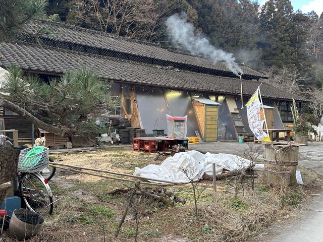 某アニメ映画のワンシーンに紛れ込んだ
懐かしい感じ。_うらにわあとりえ