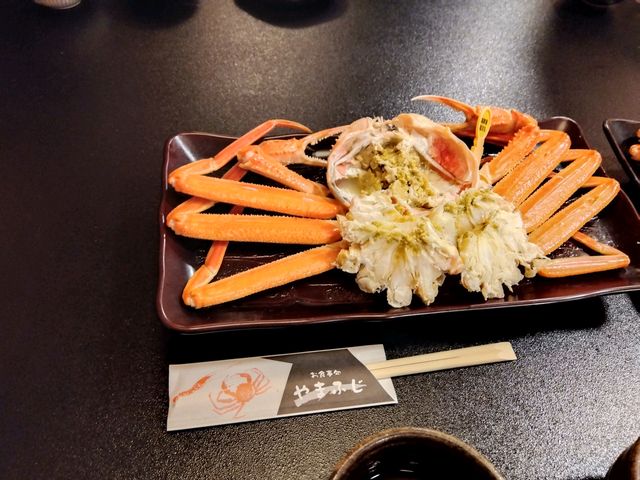 茹でカニは、定食で焼き魚、ご飯、味噌汁が付いて食べごたえありました。_やまふじ