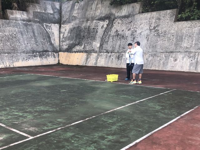 サーブを中止に教わりました。_やんばるテニス
