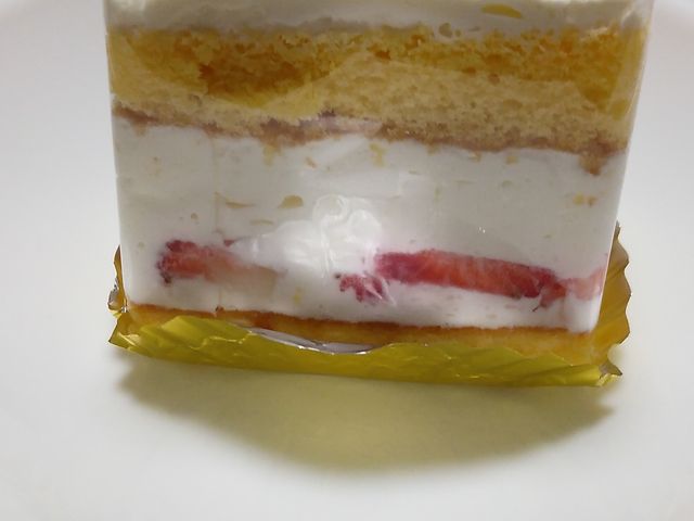 苺のシュートケーキ・490円_ぷるみえーる みずほ店