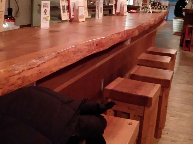 カウンター席_ビールのヨコタ