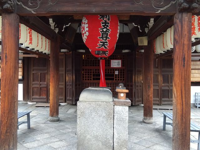 参拝時間内だったので堂内に上がって参拝できました。こころ静かにお参りができました。おすすめです。_禅居庵摩利支天堂