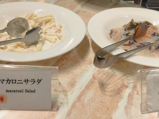 サラダビュッフェ:マカロニサラダ、春雨_テンザホテル・博多ステーション