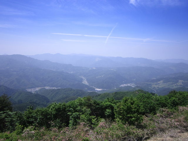 林道展望所から見た村岡町方面_蘇武岳