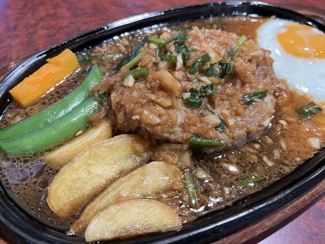 メニュー:ハンバーグ定食 \1,000(税込)_ハンバーグ フレンズ