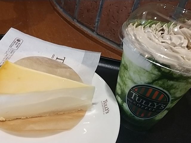 期間限定ドリンクとケーキ_TULLY ’S COFFEE 海浜幕張店