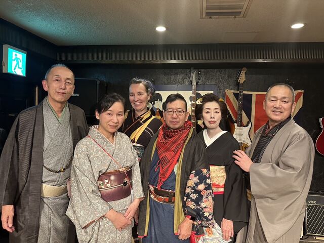 着物屋さんを営む、マスター弟さんのXmas会です!
着物BARではありません笑_旭川 ラバーソウル RUBBER SOUL