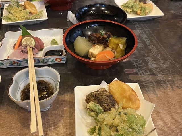 天ぷらも美味しい、締めのもずくぞうすいも美味しかったです。_居酒屋ならびや