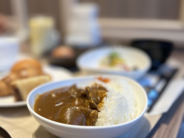 牛すじたっぷりのカレーにTKG用の生卵そこに納豆をトッピング
どうしてもこの組み合わせが外せなくて_プレミアホテル-CABIN PRESIDENT-大阪
