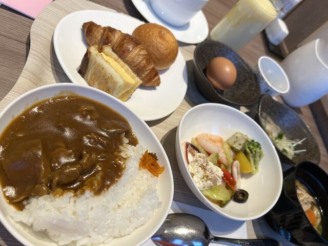 盛り付けが少し苦手ですがエビやイカのマリネも大粒で美味しい!_プレミアホテル-CABIN PRESIDENT-大阪