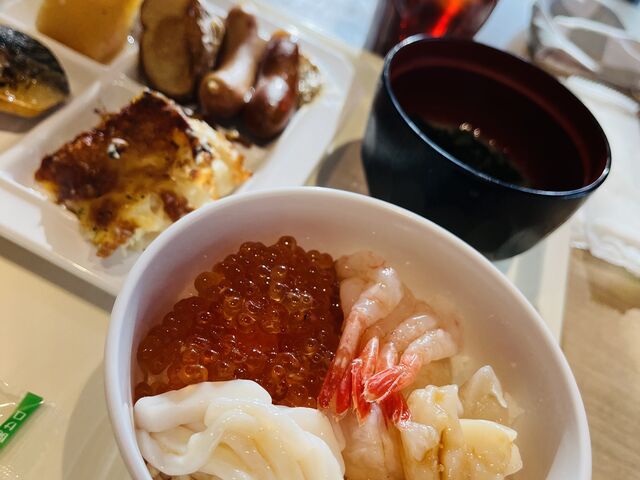 海鮮丼、私は一杯、パパは2杯食べました_ホテルウィングインターナショナル旭川駅前