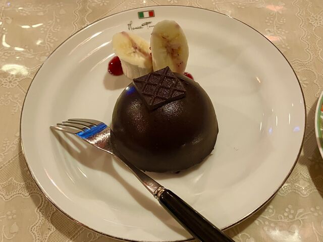 3層チョコのドームケーキ♪_どんぐり