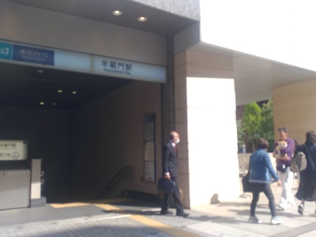半蔵門駅と同じビル!右手が半蔵門ミュージアム_東京メトロ半蔵門線 半蔵門駅