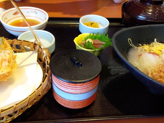 豆ご飯と桜海老かき揚げ御膳(ミニ旬冷うどん)・1,648円_和食さと 浜北店