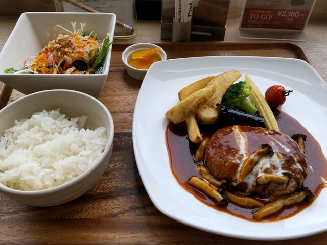 ハンバーグセット_カフェ・ミュゼ