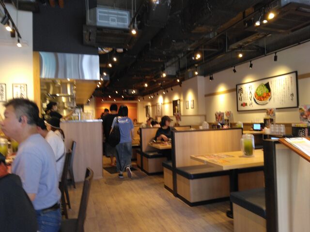 店内は大変に綺麗です。_丸源ラーメン 上板橋店