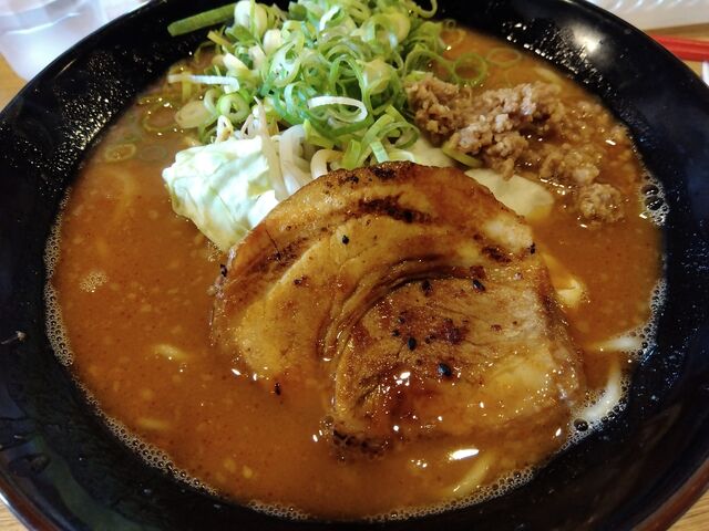 味噌ラーメン。見るからに濃厚ですね。_ラーメン与七