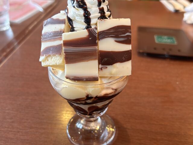 三方六パフェ_トスカチーナ
