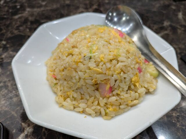 半チャーハンはしっとりした食感で味はしっかり_めんめん