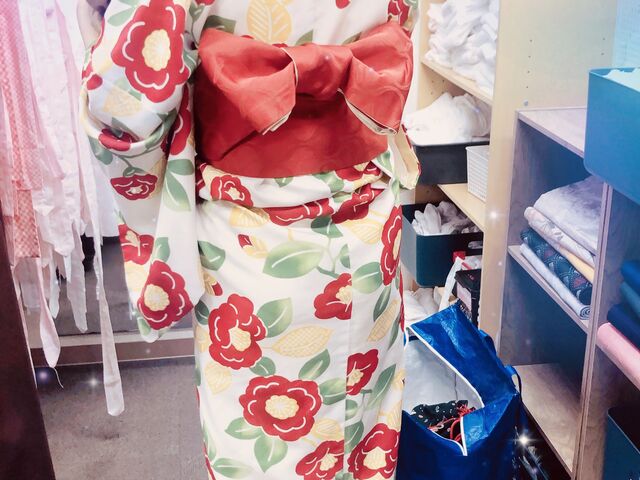 お正月らしい着物にしました。リボン結びは定額
結び方を変えると、プラス500円_着物レンタルVASARA秋葉原 神田明神店