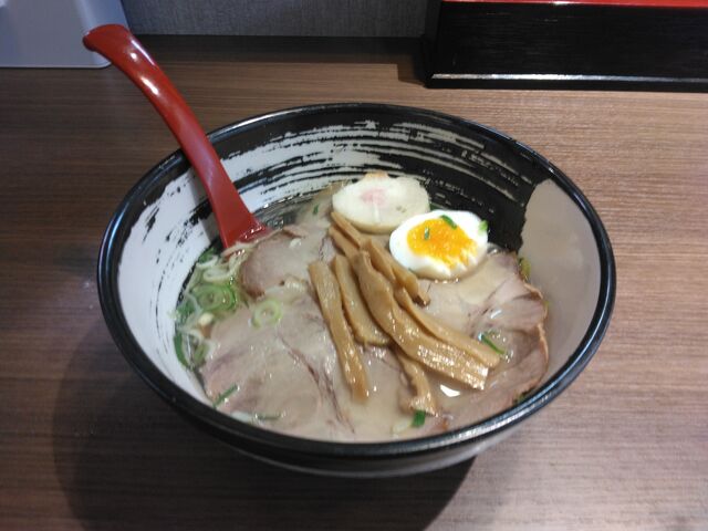 もう少しスープを頂きたかったところです。_麺厨房あじさいJR函館駅店