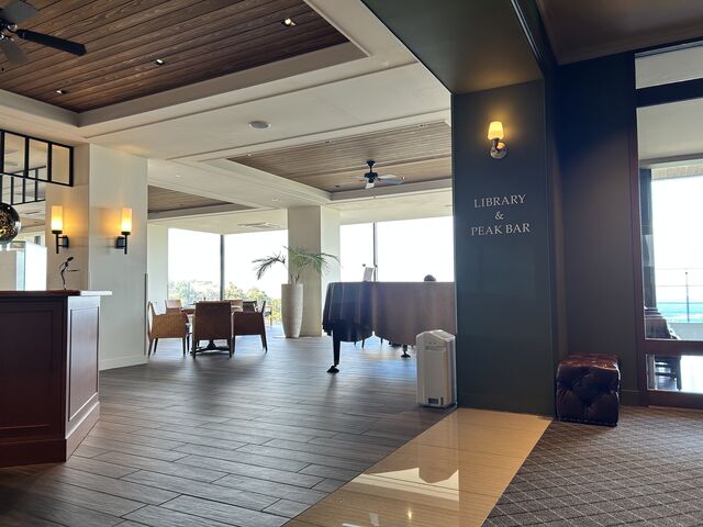 出入り口から見たラウンジ_INFINITO HOTEL&SPA 南紀白浜